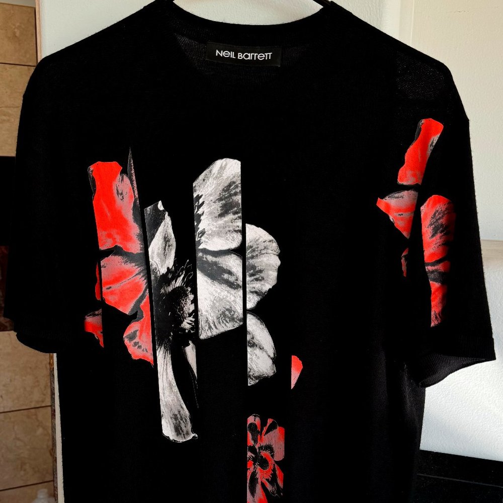 *NEIL BARRETT MENS Black Reds Floral Flower Short Sleeve Sweater Top Shirt M*